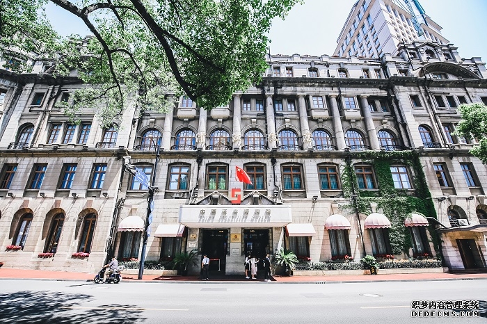 洲际交易所数据显示近月布伦特原油期货下跌37%